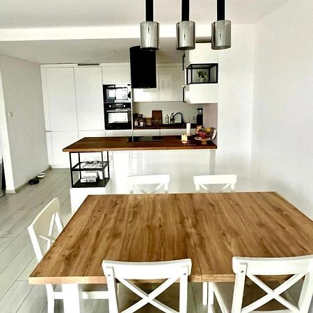 プシェムィシルSkyview Apartamentアパートメント エクステリア 写真